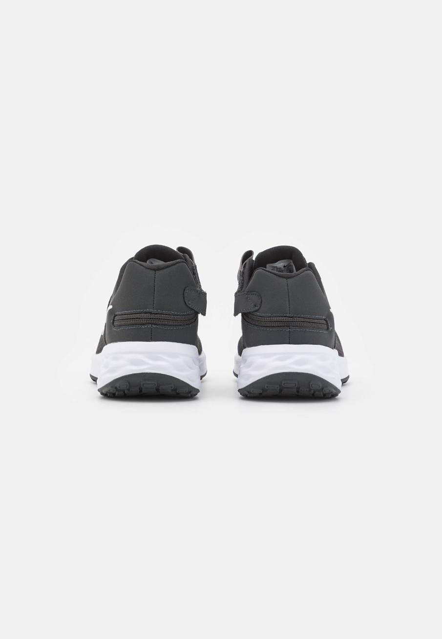Фото № 3 с приближением к товару «‎Nike Revolution 6 Flyease Nn Wd»