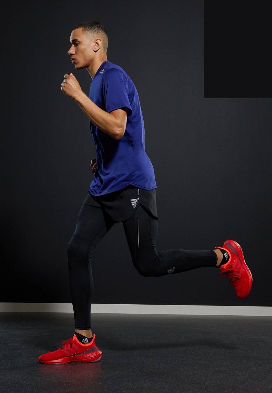 Фото № 1 с приближением к товару «‎Adidas Ultraboost 22»