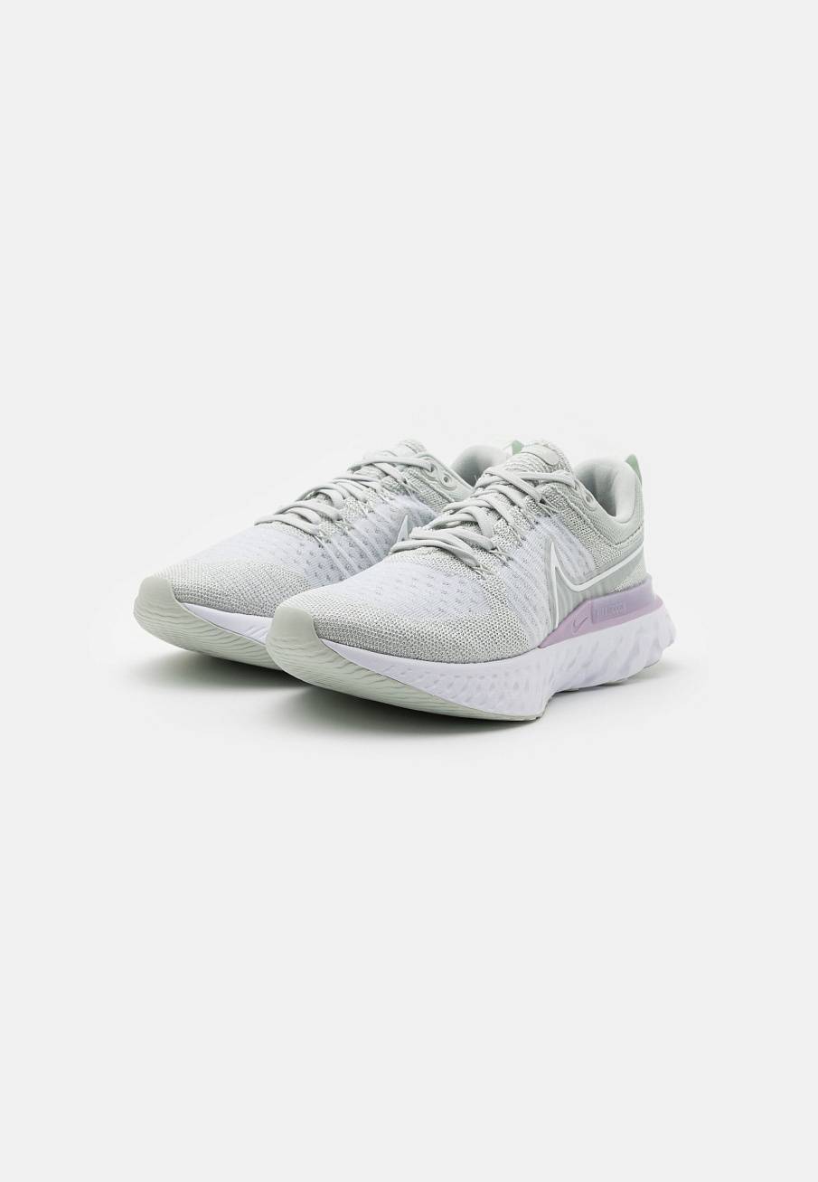 Фото № 2 с приближением к товару «‎Nike DO»