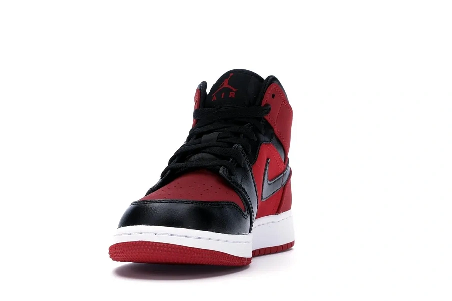 Фото № 3 с приближением к товару «‎Jordan 1 Mid Gym Red Black »
