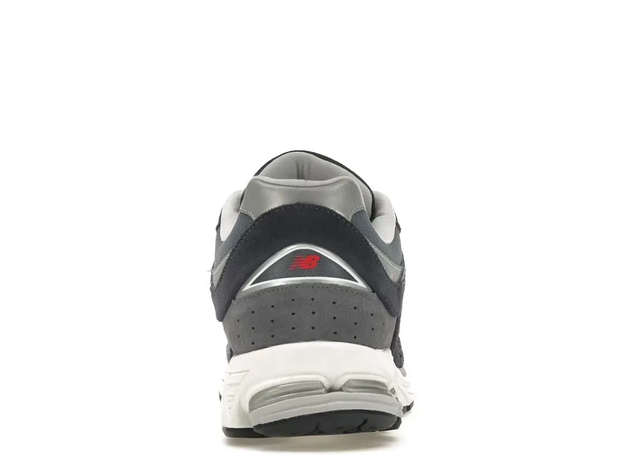 Фото № 4 с приближением к товару «‎New Balance 2002R»