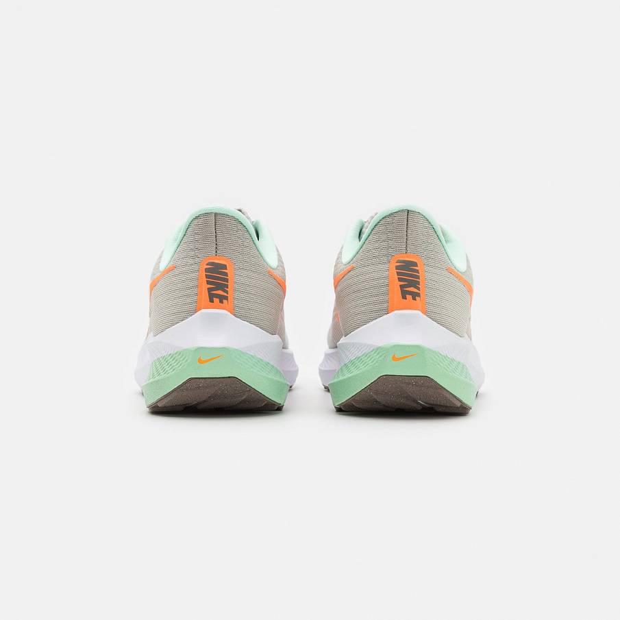 Фото № 3 с приближением к товару «‎Nike Air Zoom Pegasus 39 Prm»