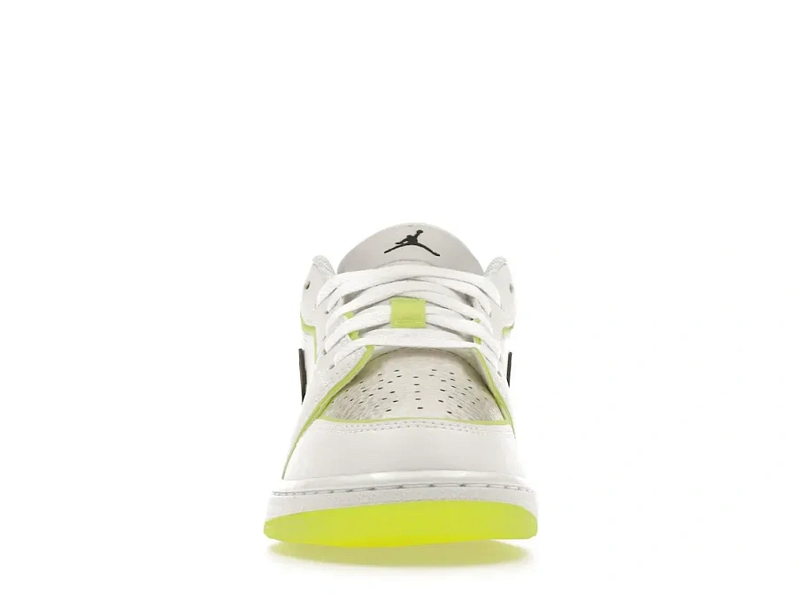 Фото № 2 с приближением к товару «‎Jordan 1 Low SE Warped Swoosh »