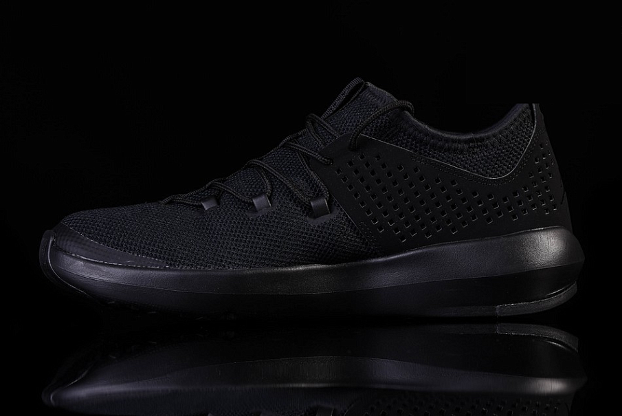 Фото № 1 с приближением к товару «‎Nike Air Jordan Express Triple »