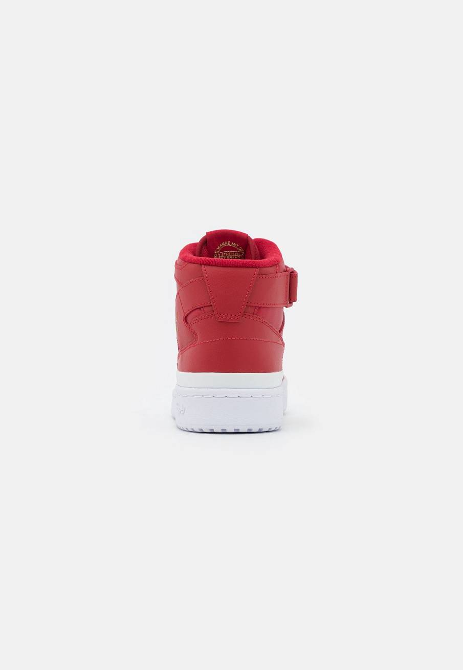 Фото № 3 с приближением к товару «‎Adidas Forum »