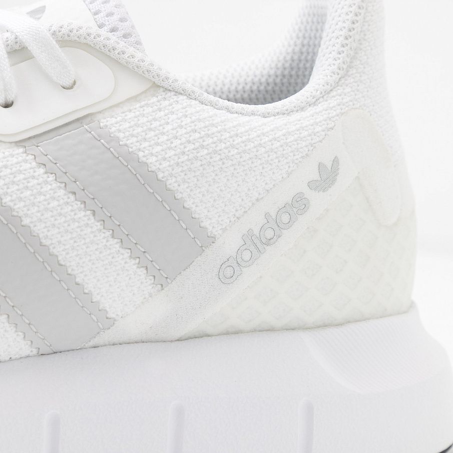 Фото № 3 с приближением к товару «‎Adidas Swift »