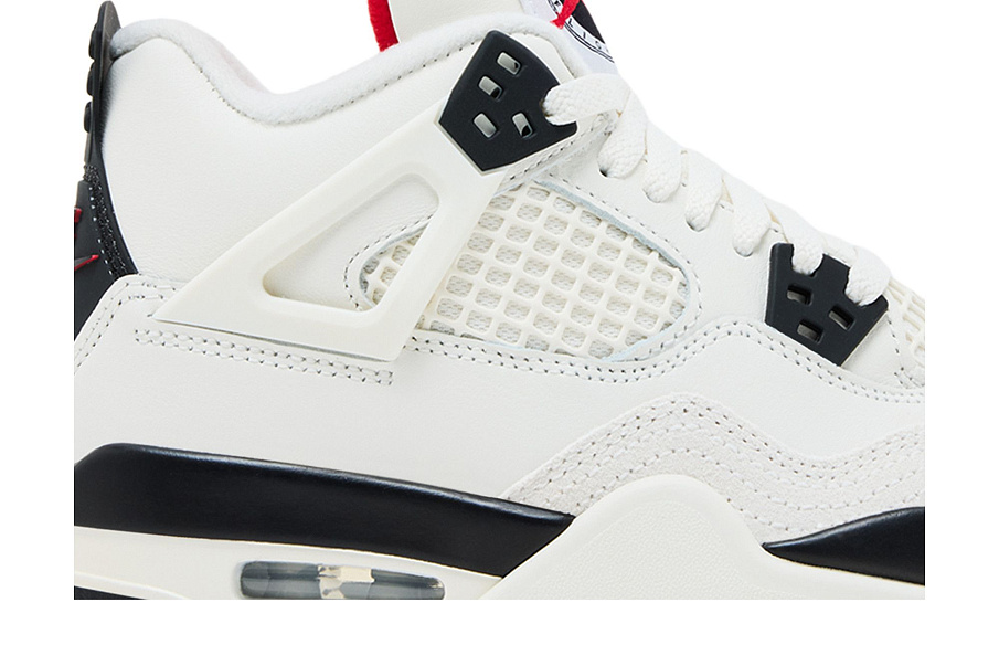 Фото № 3 с приближением к товару «‎Air Jordan 4 Retro GS Flight Club»