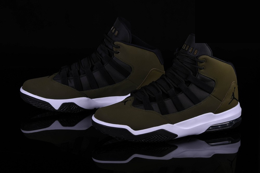 Фото № 1 с приближением к товару «‎Nike Air Jordan Max Aura Camo »