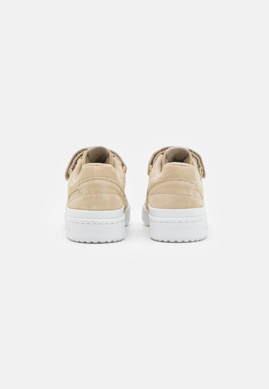 Фото № 5 с приближением к товару «‎Adidas Forum »