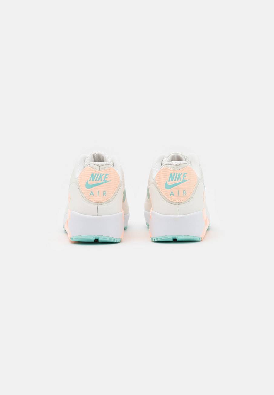 Фото № 3 с приближением к товару «‎Nike Air Max 90»