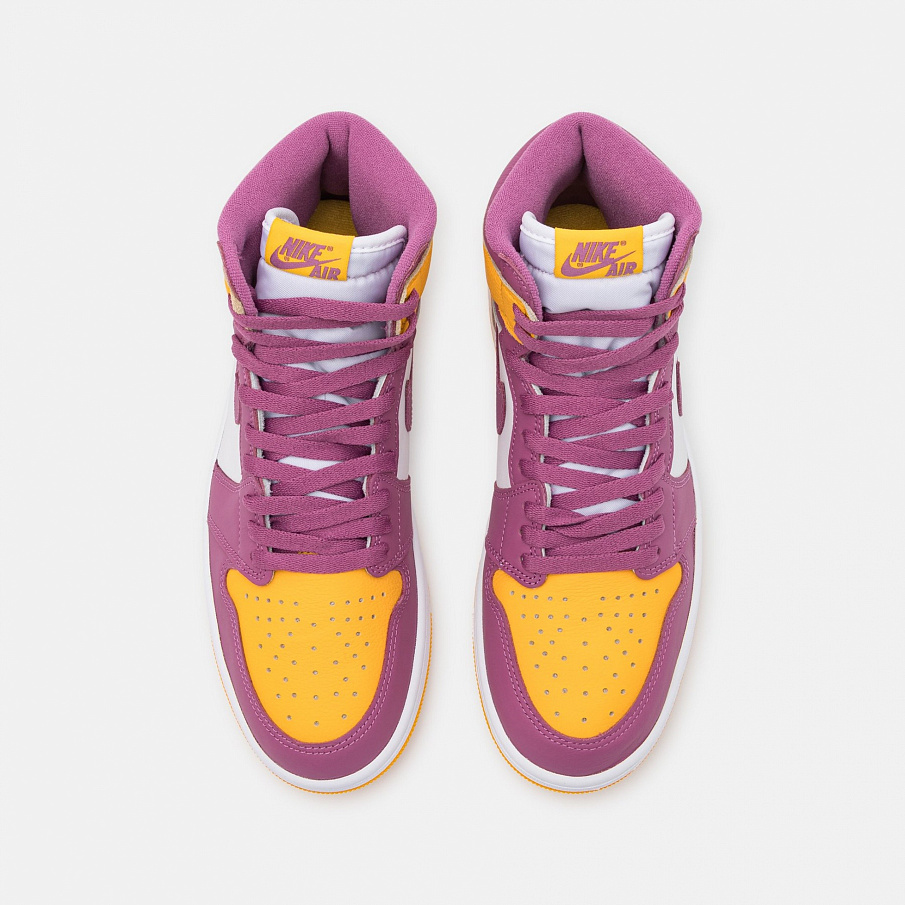 Фото № 4 с приближением к товару «‎Jordan Air 1 Retro »