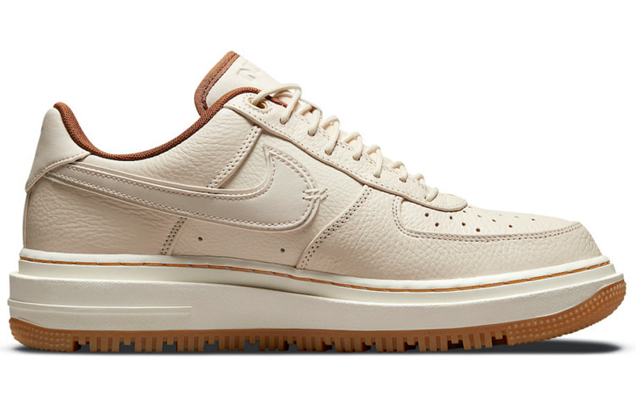 Фото № 2 с приближением к товару «‎Nike Air Force 1 Luxe "Pecan" Creamy»