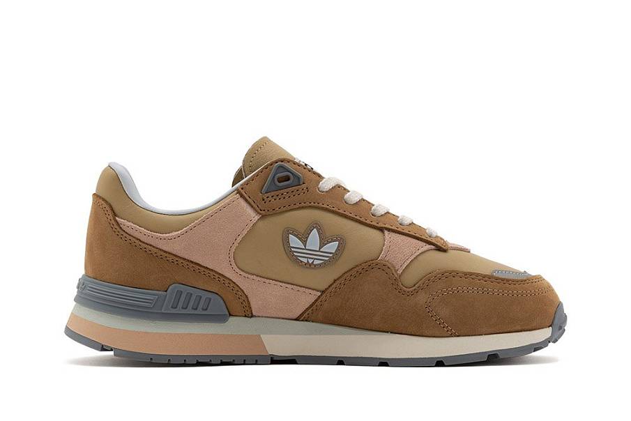 Фото № 3 с приближением к товару «‎Adidas Treziod»