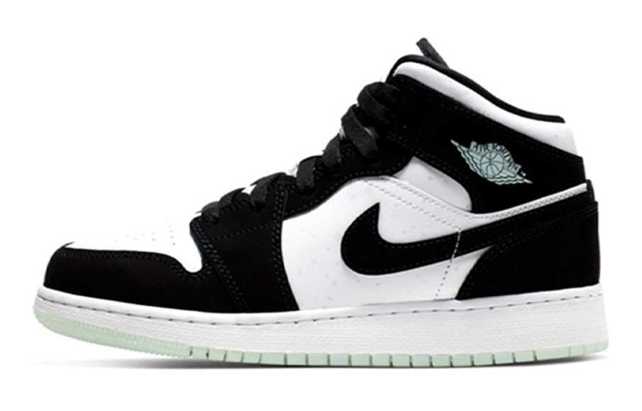 Фото № 1 с приближением к товару «‎Air Jordan 1 Mid SE (GS) White Black Teal Tint»