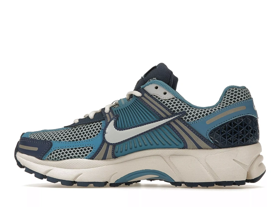Фото № 2 с приближением к товару «‎Nike Zoom Vomero 5 Mystic Navy Worn Blue»