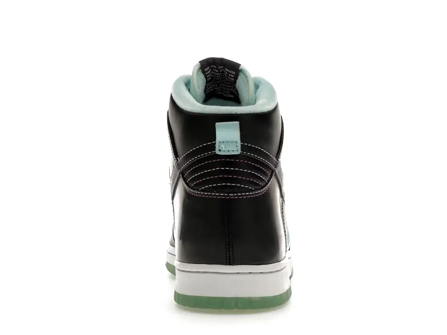 Фото № 4 с приближением к товару «‎Nike Dunk High»