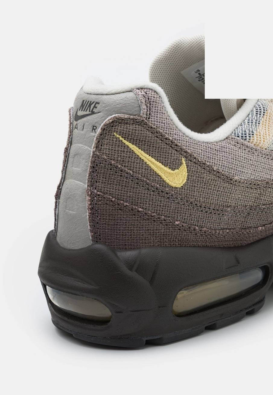 Фото № 5 с приближением к товару «‎Nike Air Max 95 »