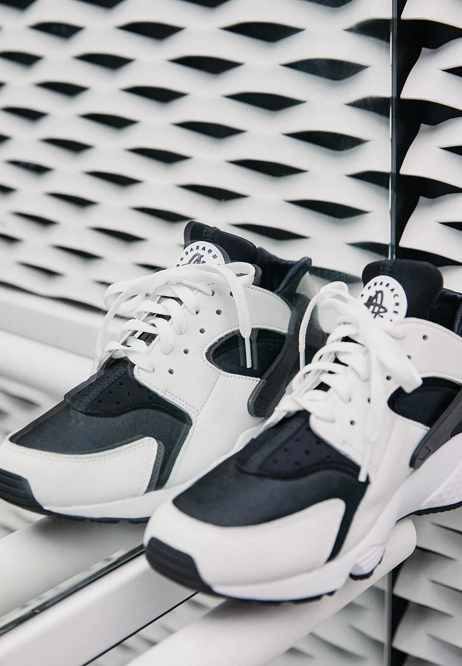 Фото № 2 с приближением к товару «‎AIR HUARACHE UNISEX»