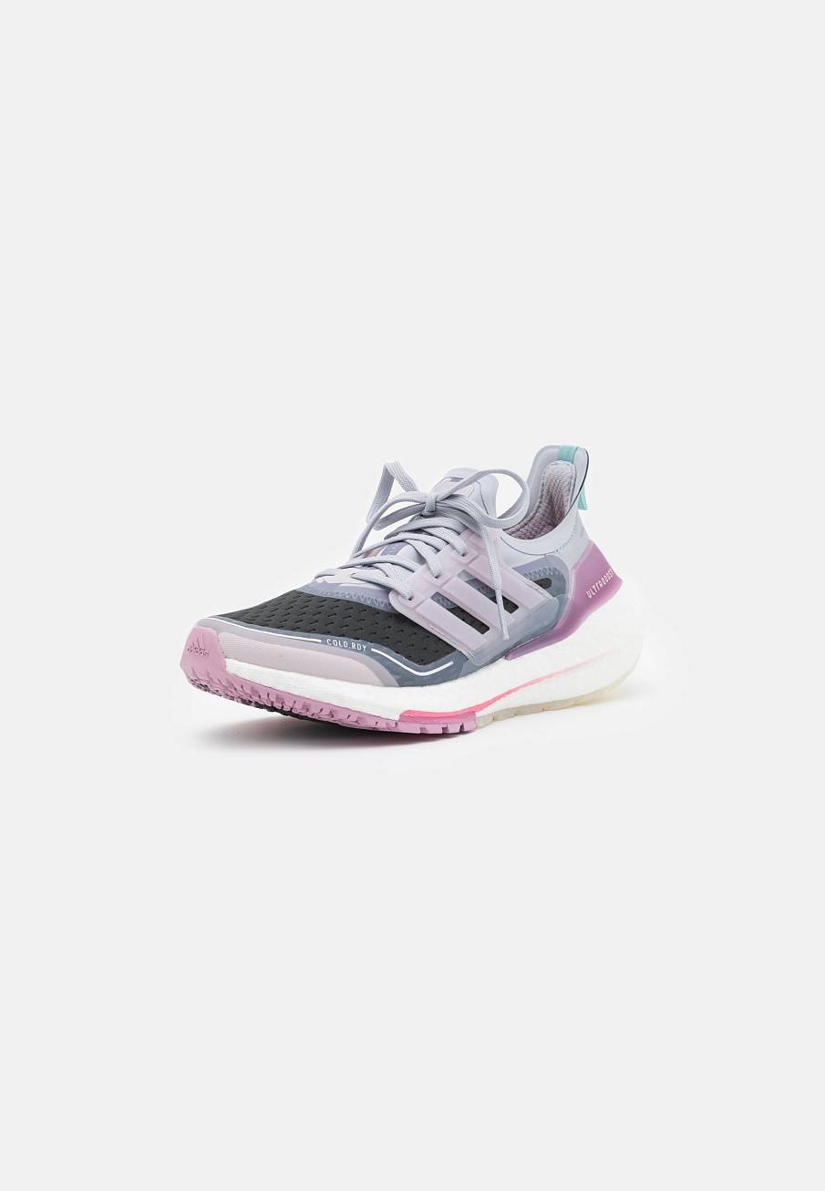 Фото № 2 с приближением к товару «‎Adidas Ultraboost 21»