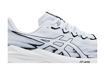 Фото № 3 с приближением к товару «‎ASICS Superblast 3 White Black»