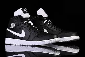 Nike Air Jordan 1 Retro  - 2