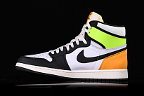 Фото № 5 с приближением к товару «‎Air Jordan 1 Retro High OG 'Volt'»