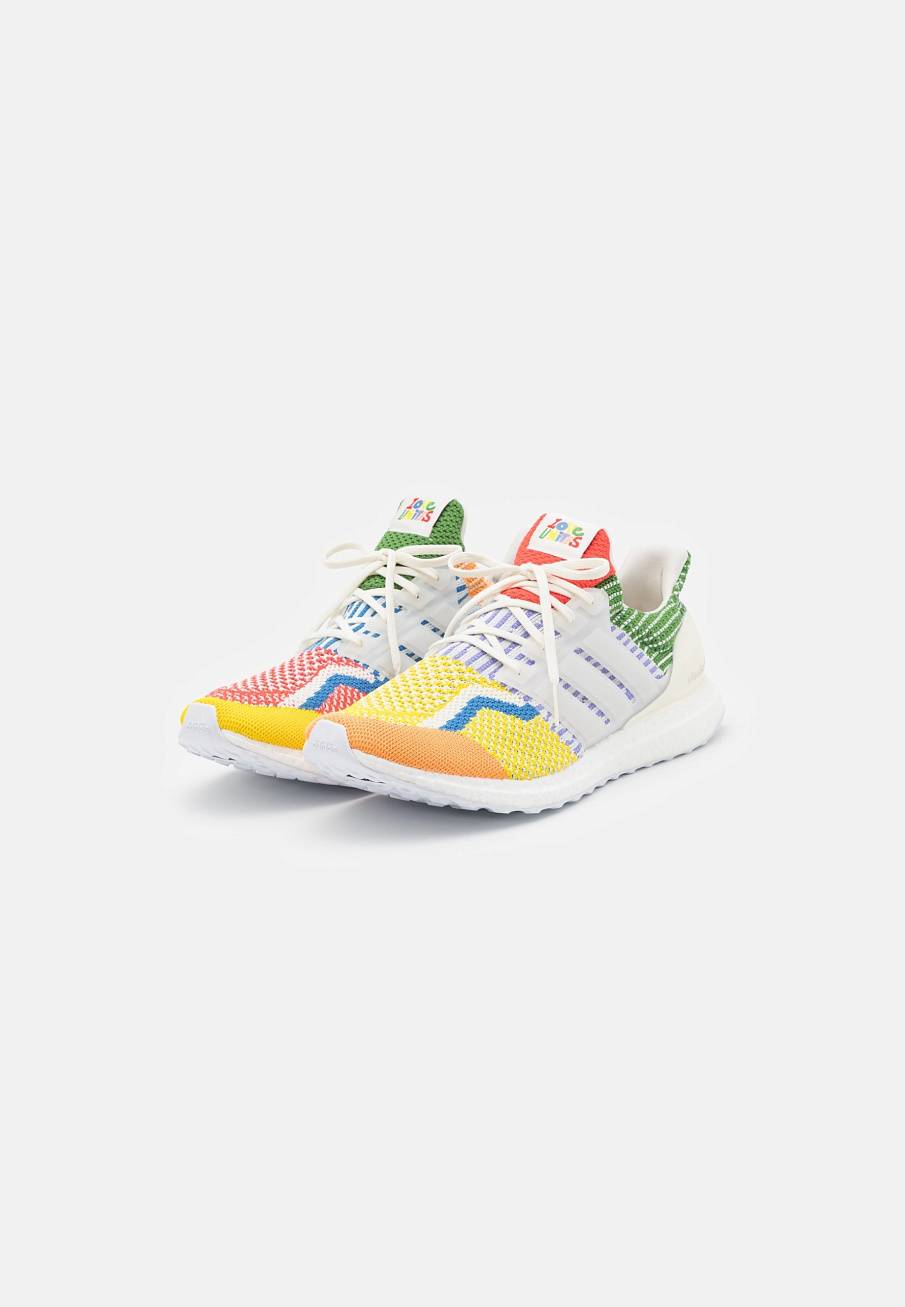 Фото № 2 с приближением к товару «‎Adidas Ultraboost 5.0 Dna Pride »