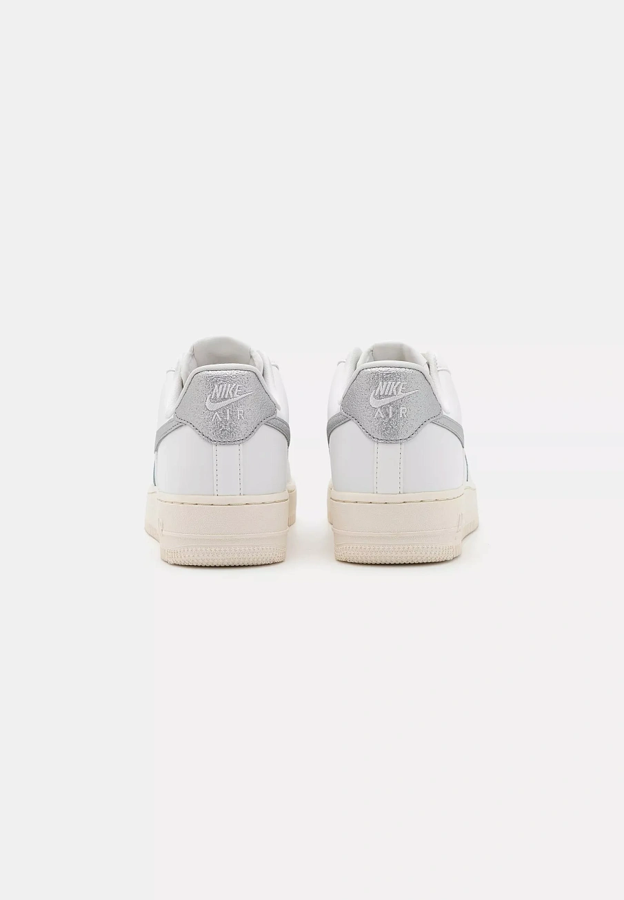 Фото № 4 с приближением к товару «‎W AIR FORCE 1 07 ESS TRND»