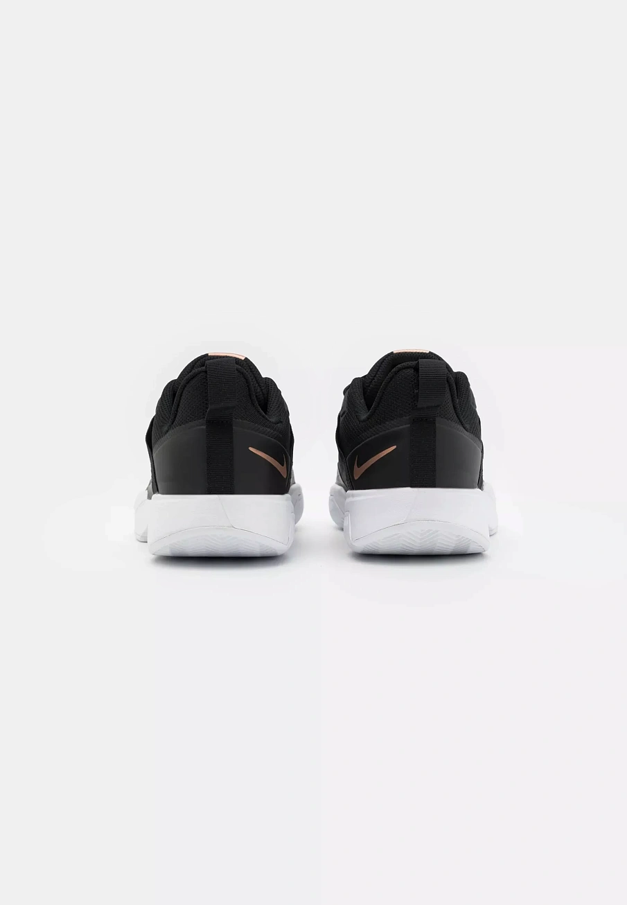 Фото № 3 с приближением к товару «‎COURT VAPOR LITE CLAY»