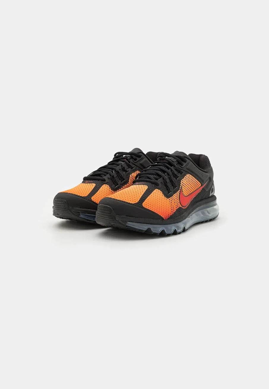 Фото № 2 с приближением к товару «‎AIR MAX 2013»