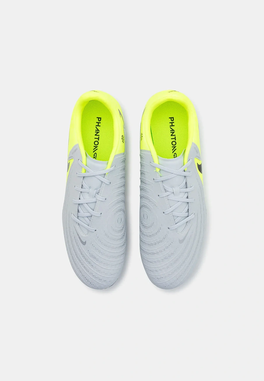 Фото № 4 с приближением к товару «‎Screw-in stud football boots»