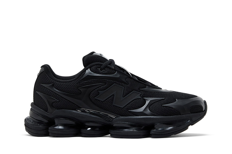 Фото № 2 с приближением к товару «‎New Balance 2000 Black Metallic»