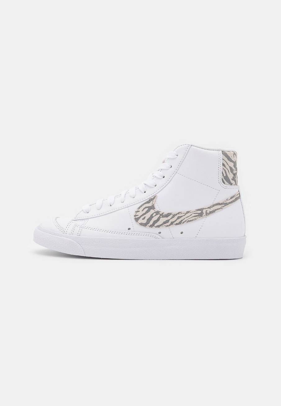 Фото № 1 с приближением к товару «‎Nike Blazer 77 »