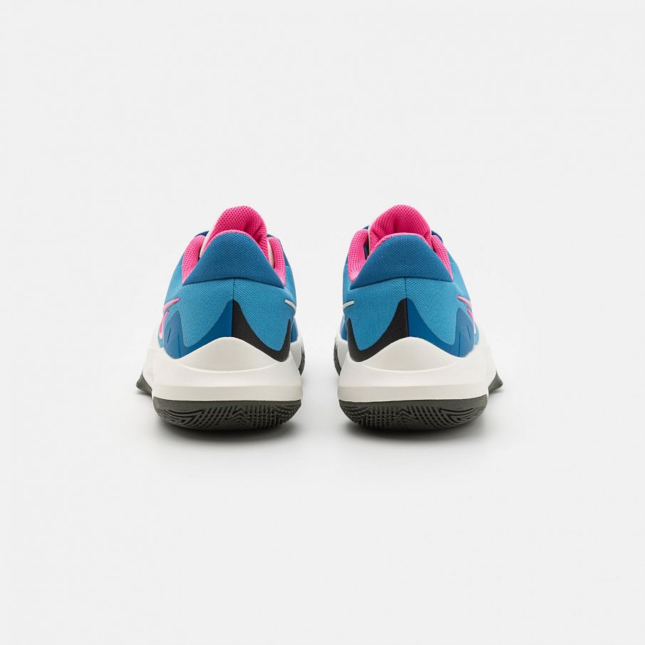 Фото № 3 с приближением к товару «‎Nike Precision 6»