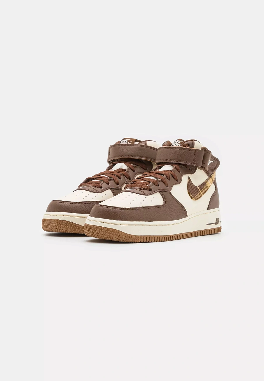 Фото № 2 с приближением к товару «‎AIR FORCE 1 MID '07 LX UNISEX»
