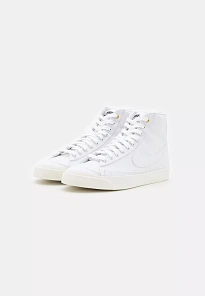 Фото № 2 с приближением к товару «‎BLAZER MID 77 »