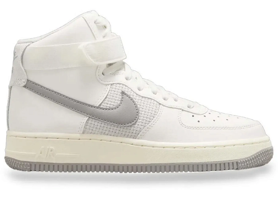 Фото № 1 с приближением к товару «‎Nike Air Force 1 High LE»