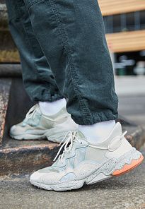 Фото № 2 с приближением к товару «‎Adidas Ozweego »