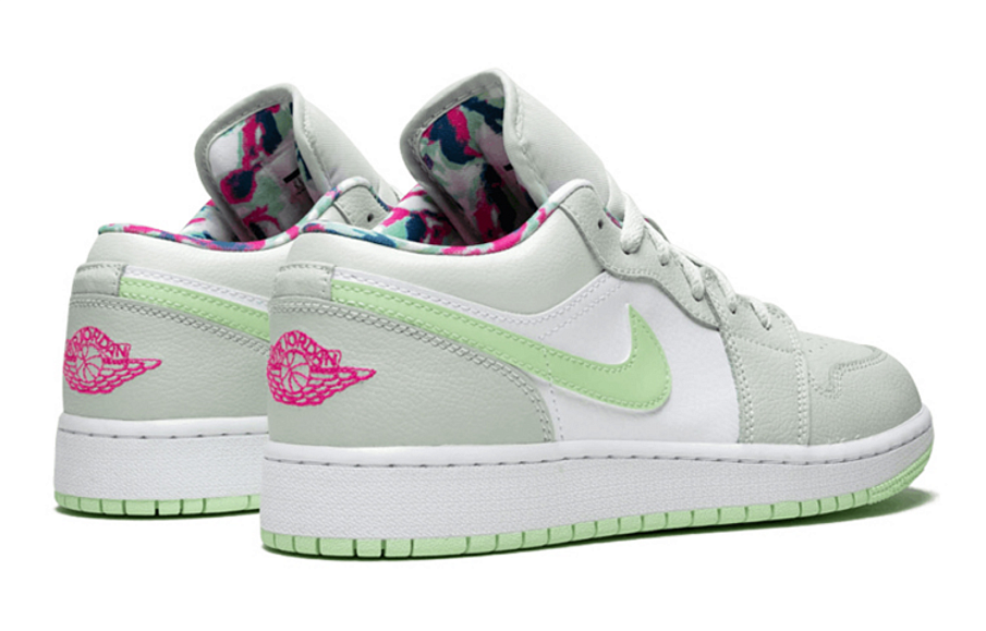 Фото № 4 с приближением к товару «‎Jordan 1 Low Barely Grey Frosted Spruce (GS) Barely GreyFrosted SpruceWhite»