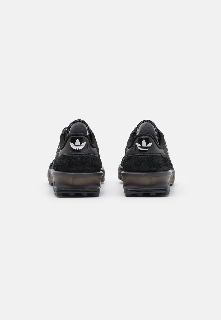 Фото № 3 с приближением к товару «‎Adidas Modern Indoor »
