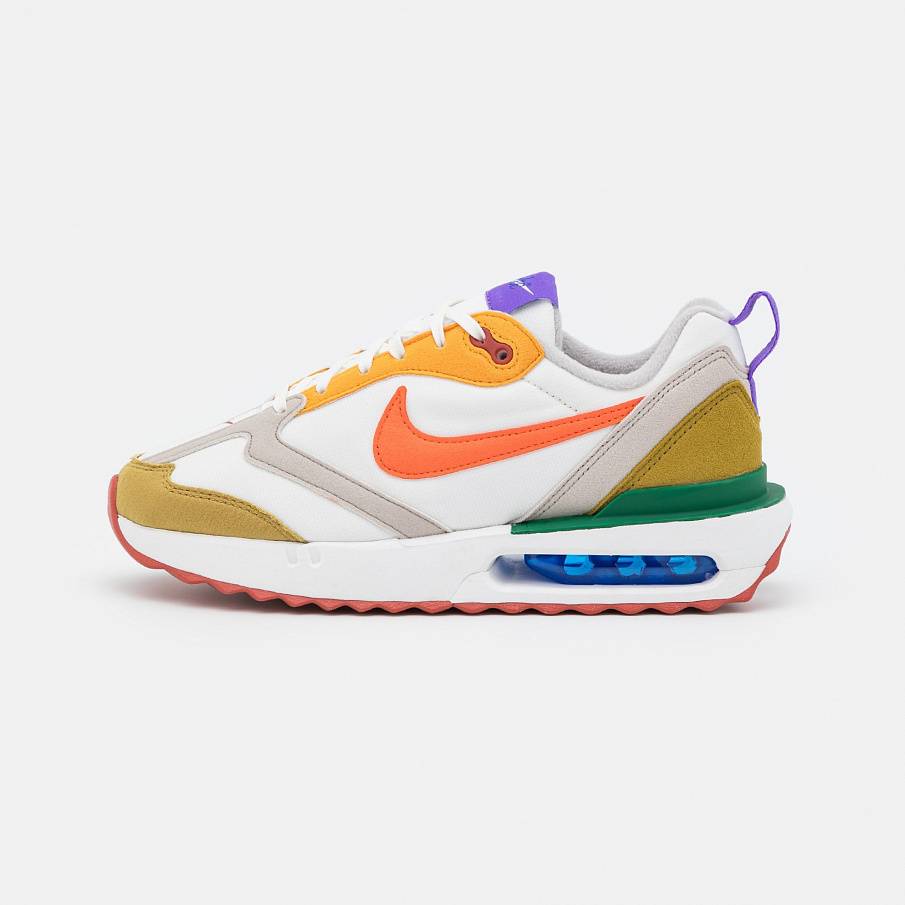 Фото № 1 с приближением к товару «‎Nike W Air Max Dawn NN »