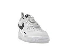 Фото № 2 с приближением к товару «‎Nike Air Force 1 Low 07 LV8 White Metallic Dark Grey»