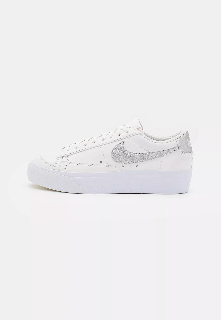 Фото № 2 с приближением к товару «‎W BLAZER LOW PLATFORM ESS»