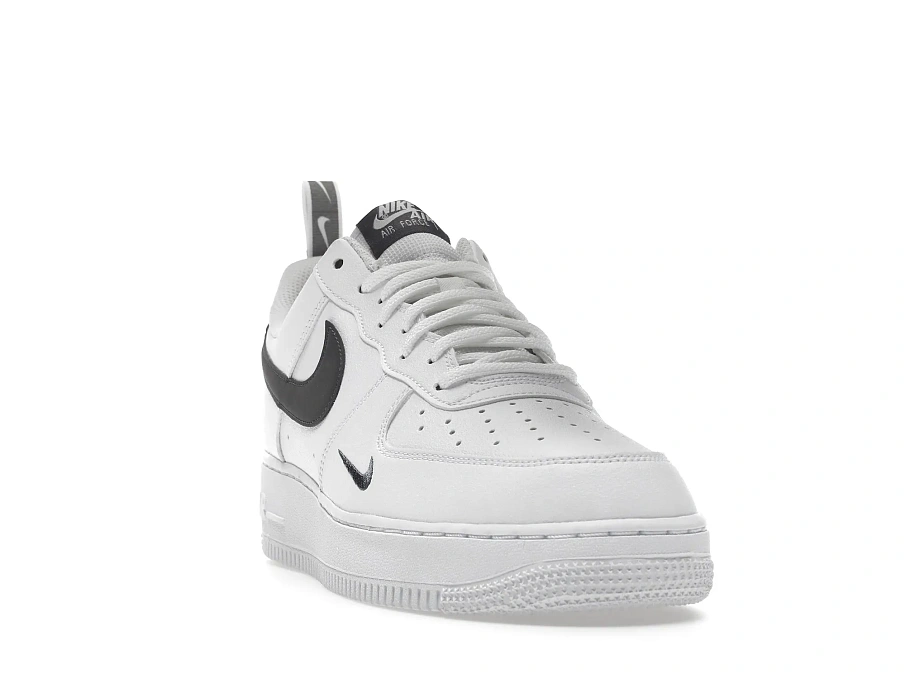 Фото № 2 с приближением к товару «‎Nike Air Force 1 Low 07 LV8 White Metallic Dark Grey»