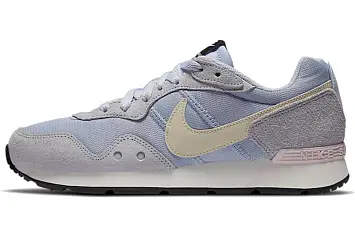 Nike Wmns Venture Runner 'Ghost' - 1