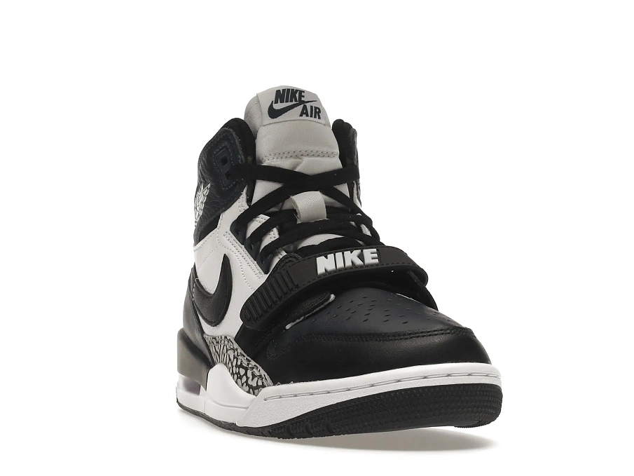 Фото № 2 с приближением к товару «‎Jordan Legacy 312 White Midnight Navy»