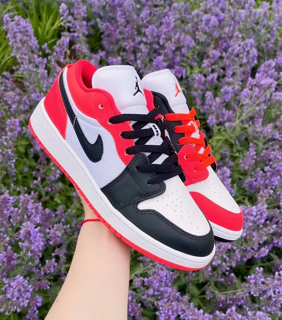 Фото № 4 с приближением к товару «‎Air Jordan 1 Low "Mismatch Chicago" (FB4420-616)»