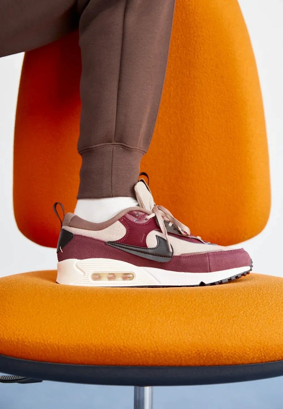 Фото № 2 с приближением к товару «‎AIR MAX 90 FUTURA»