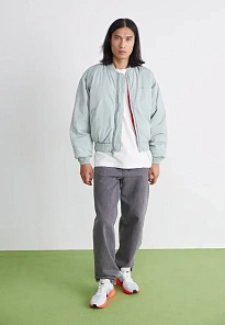 Фото № 3 с приближением к товару «‎LUNAR ROAM»