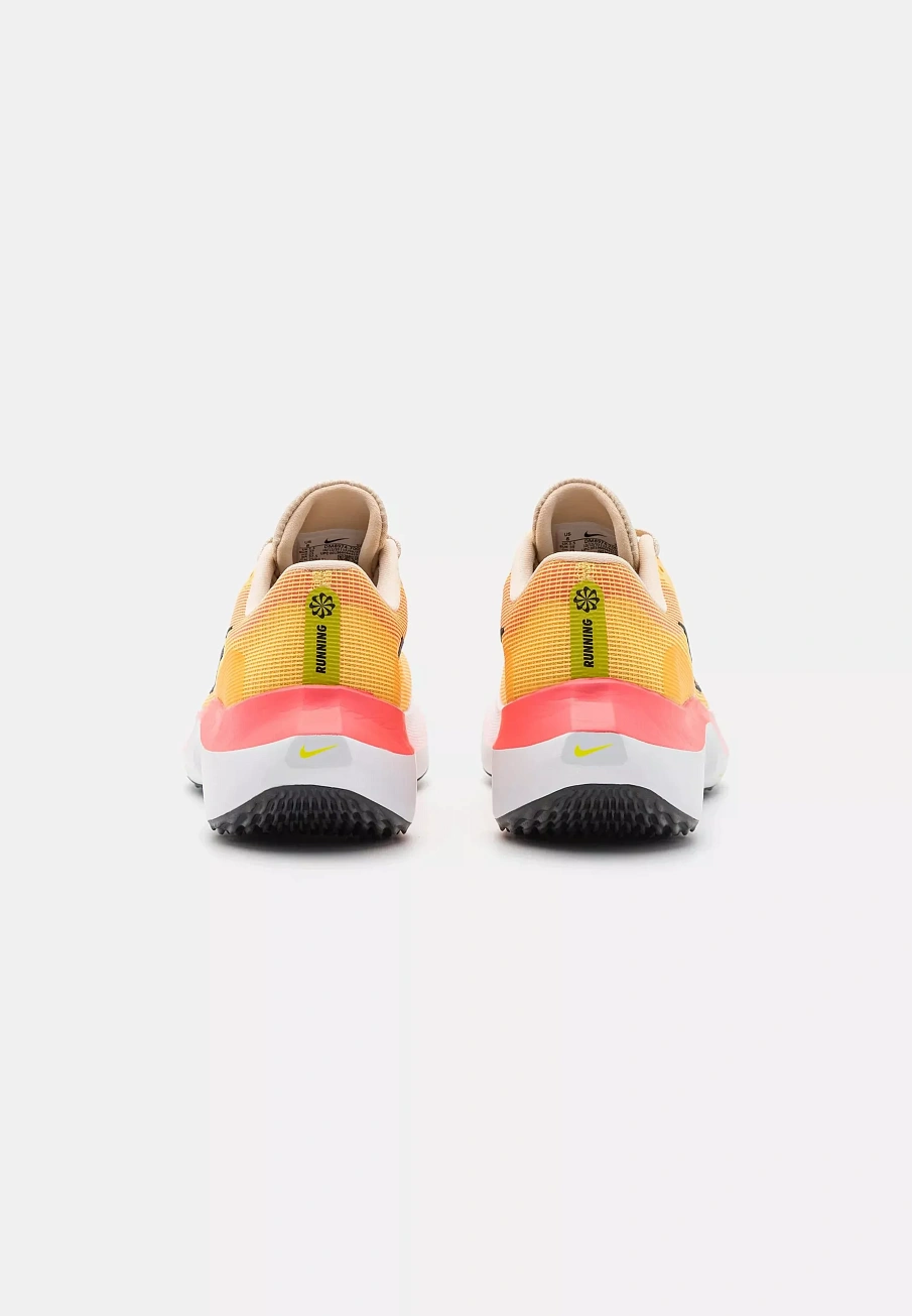 Фото № 3 с приближением к товару «‎ZOOM FLY 5»